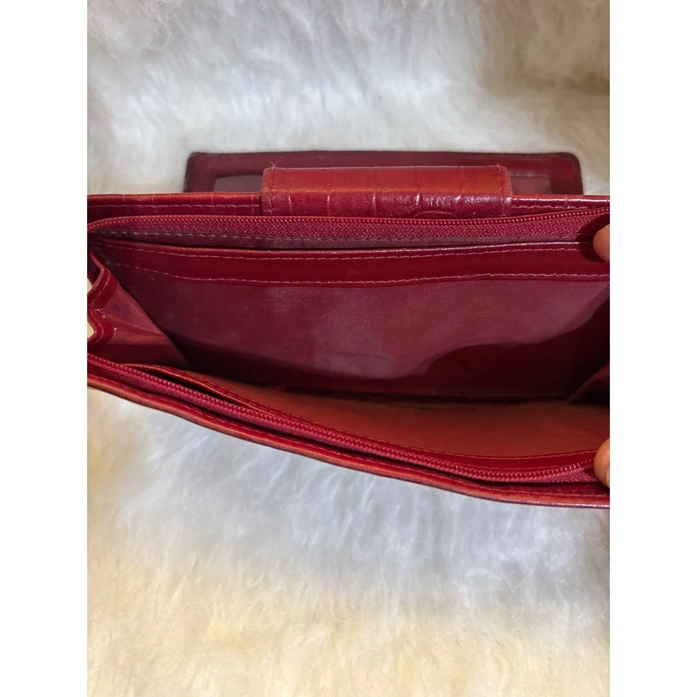 Mundi Wallet Womens OS Italian Calfskin Red Crocodile Embossed Leather